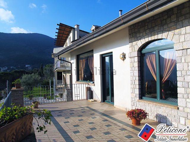 Casa in vendita a Lenola, Lazio