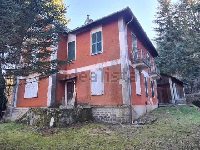 Casa in vendita a Rezzoaglio, Liguria