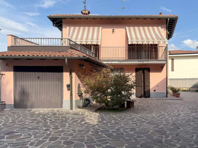 Casa in vendita a Mettone, Lacchiarella