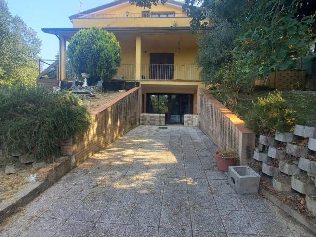 Casa in vendita a Magione, Umbria