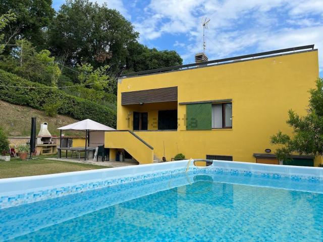 Casa in vendita a Pianello, Marche