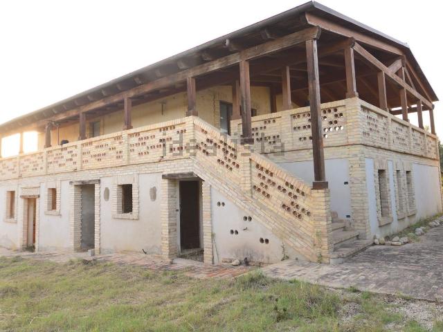 Casa in vendita a Città Sant'angelo, Abruzzo