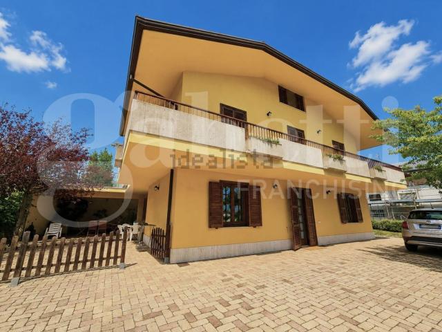 Casa in vendita a Sant'Omero, Teramo