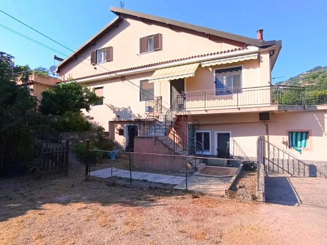 Casa in vendita a Vallecrosia, Liguria
