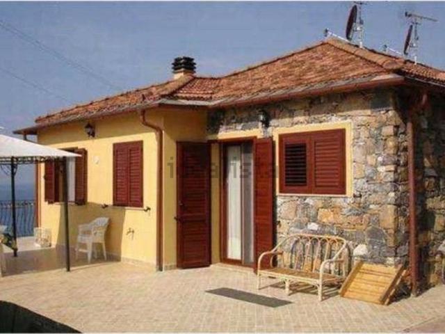 Casa in vendita a Moiano, Cipressa