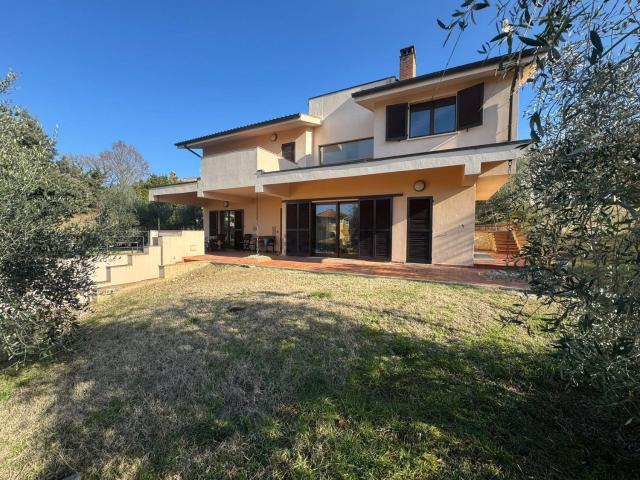 Casa in vendita a Testaccio, Narni
