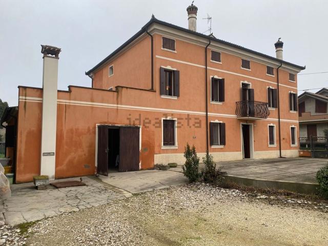 Casa in vendita a Trecenta, Veneto