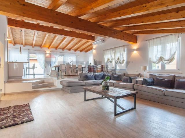 Casa in vendita a Acilia Sud, Roma