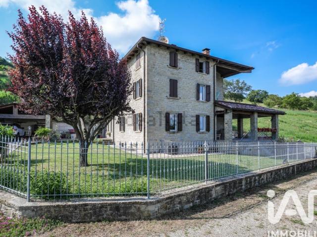 Casa in vendita a Tizzano Val Parma, Reggio Emilia