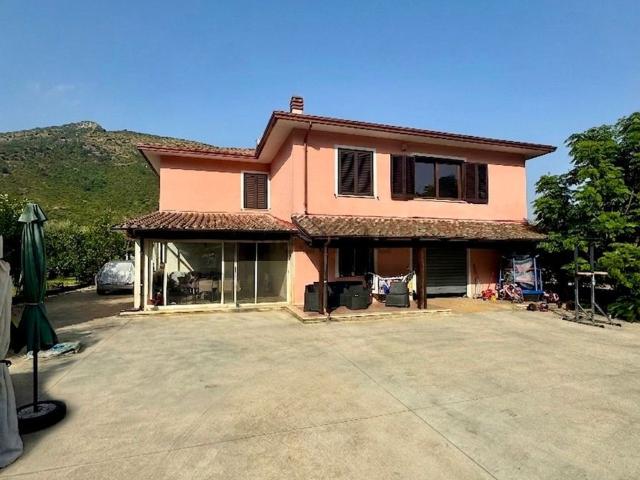 Casa in vendita a Monte San Biagio, Lazio