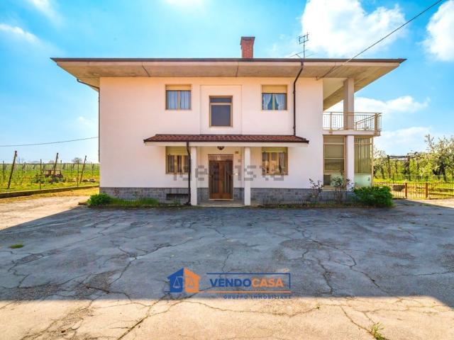Casa in vendita a Dronero, Cuneo