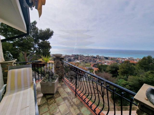 Casa in vendita a Ventimiglia, Liguria