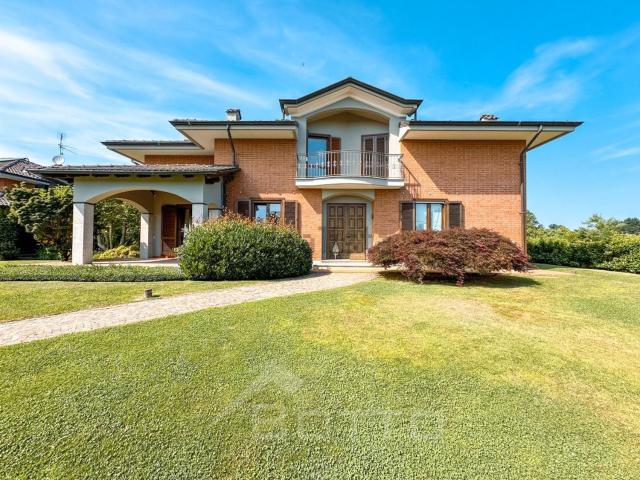 Casa in vendita a Località San Bernardo, Gattinara