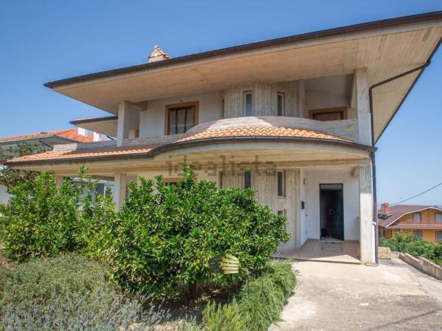 Casa in vendita a Casalincontrada, Chieti