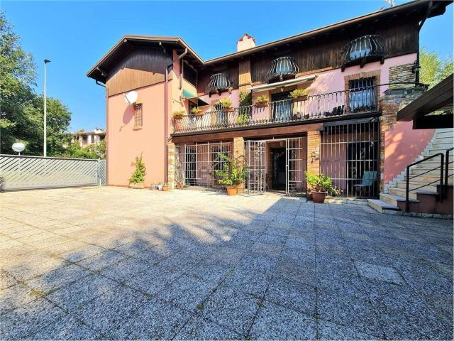 Casa in vendita a Rivoltella del Garda, Desenzano Del Garda