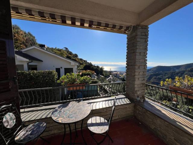 Casa in vendita a San Bartolomeo, Leivi