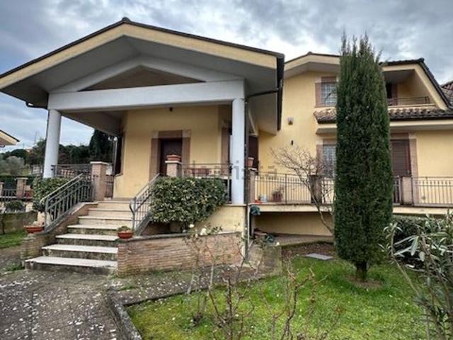 Casa in vendita a Alatri, Lazio