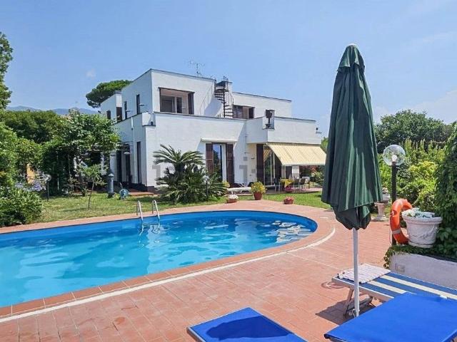 Casa in vendita a Pineta di Arenzano, Arenzano