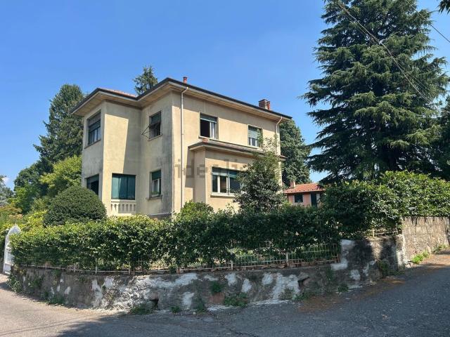 Casa in vendita a Comunità Montana del Piambello, Cantello