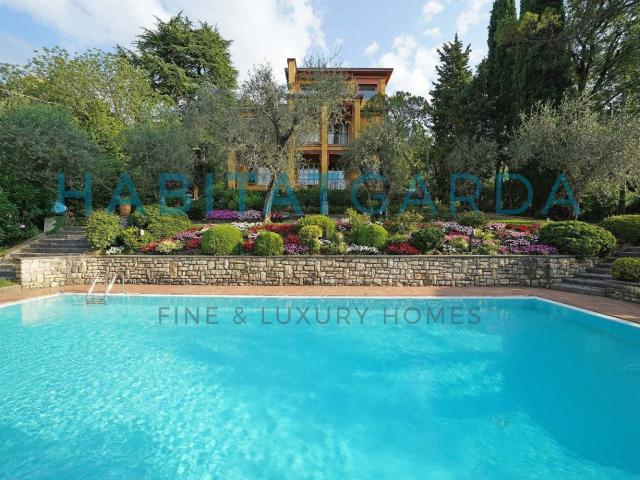 Casa in vendita a Comunità Montana Parco Alto Garda bresciano, Gardone Riviera