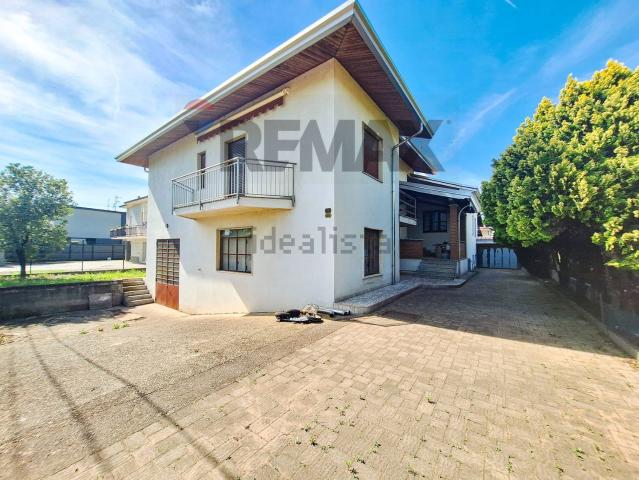 Casa in vendita a Bergoro, Fagnano Olona