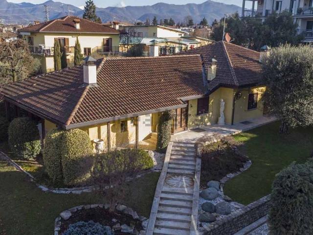 Casa in vendita a Brembate Di Sopra, Lombardia