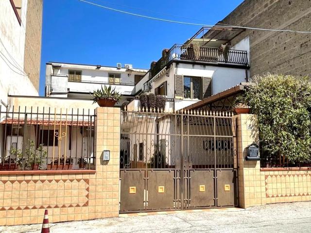 Casa in vendita a Maddaloni, Campania