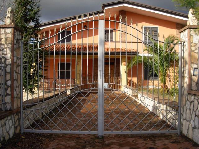 Casa in vendita a Castelvenere, Campania