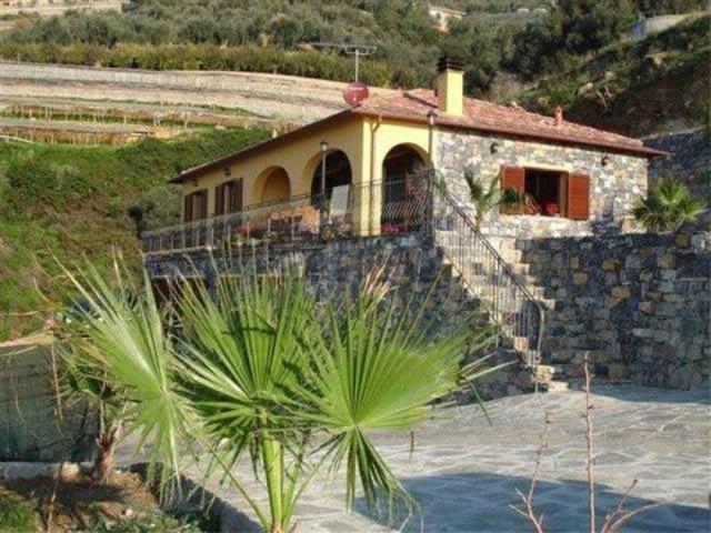 Casa in vendita a Moiano, Cipressa