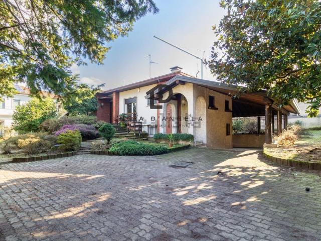 Casa in vendita a Castegnate, Castellanza