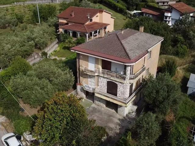 Casa in vendita a Roccabascerana, Campania