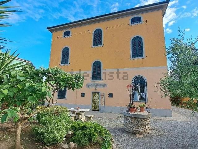 Casa in vendita a San Frediano a Settimo, Cascina