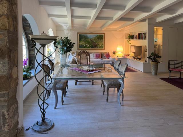 Casa in vendita a Carmignano, Toscana