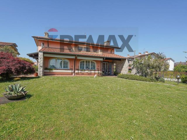Casa in vendita a Cologno Al Serio, Lombardia