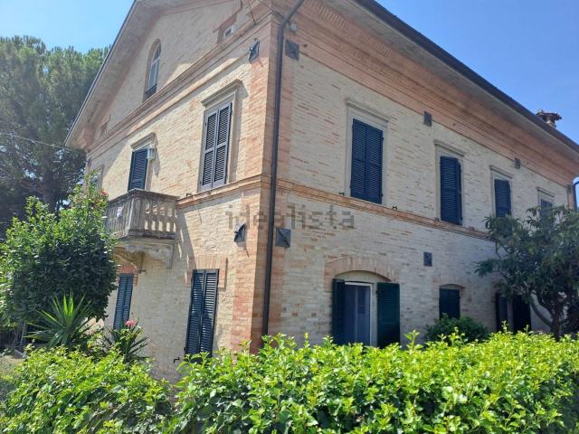 Casa in vendita a Marche, Fermo