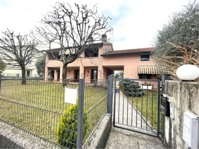 Casa in vendita a Susegana, Veneto