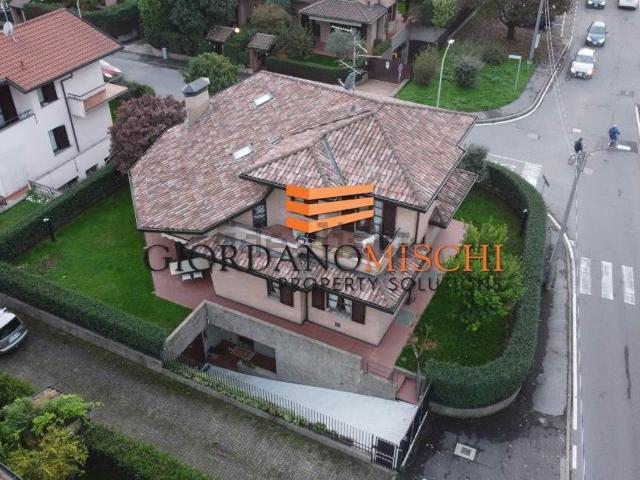 Casa in vendita a Vedano al Lambro, Monza e della Brianza