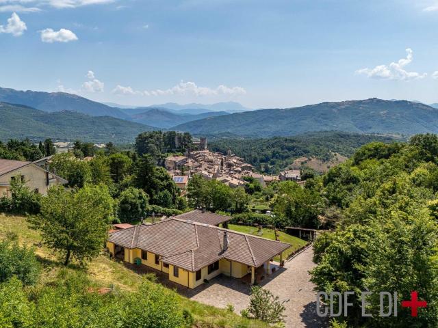 Casa in vendita a Orvinio, Lazio