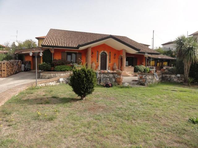 Casa in vendita a Ceccano, Lazio