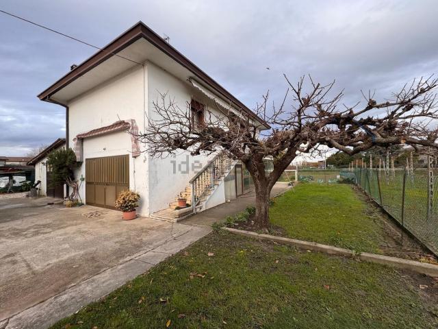 Casa in vendita a Legnago, Veneto