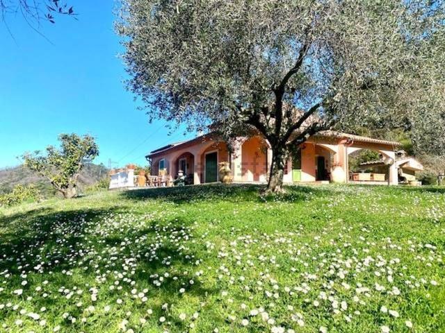 Casa in vendita a Sarzana, Liguria