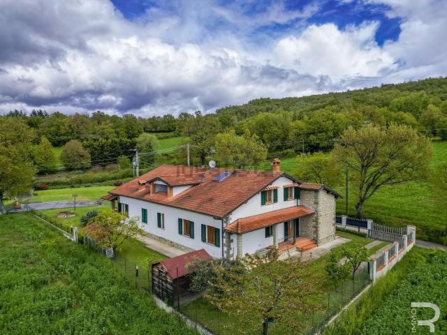Casa in vendita a Pratovecchio Stia, Stia