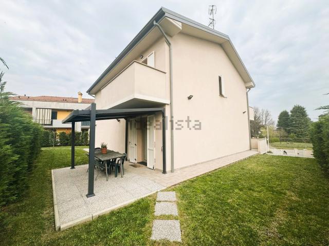 Casa in vendita a Traversetolo, Reggio Emilia