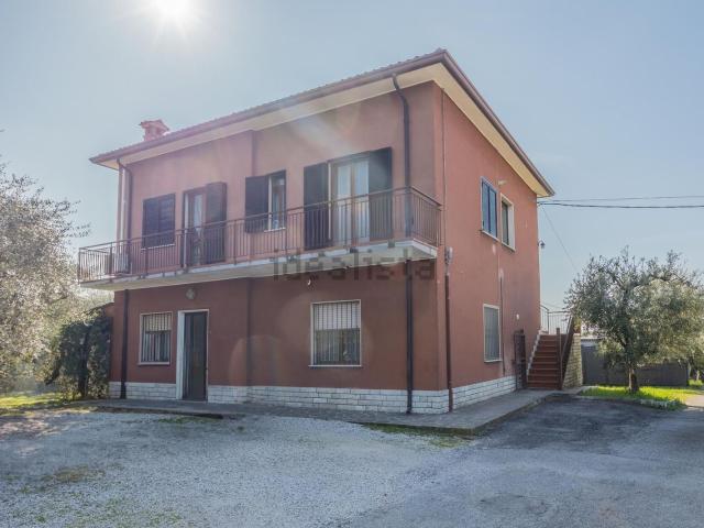 Casa in vendita a Lazise, Veneto