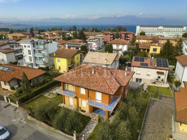 Casa in vendita a Rivoltella del Garda, Desenzano Del Garda