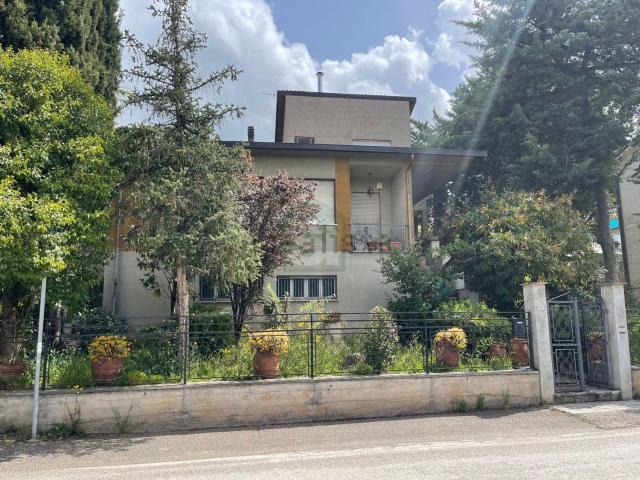 Casa in vendita a Trevi, Umbria