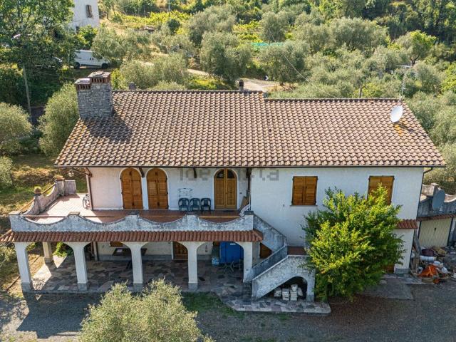 Casa in vendita a Vezzano Ligure, Liguria