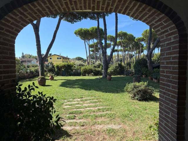 Casa in vendita a Marina di Pietrasanta, Pietrasanta