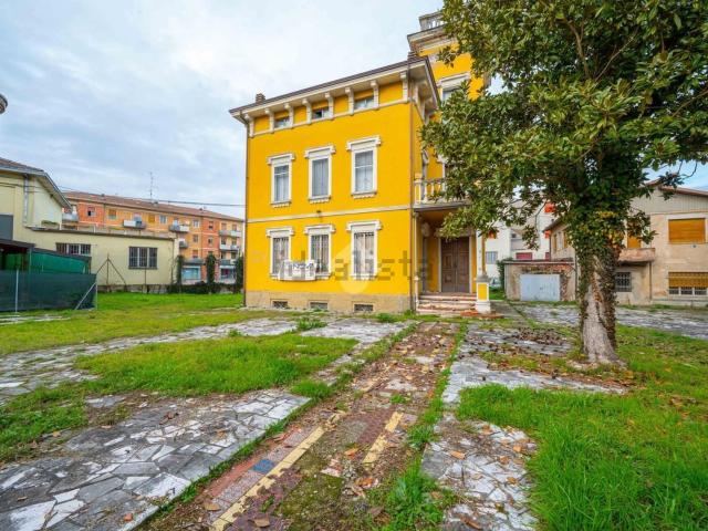 Casa in vendita a Bassa Reggiana, Re