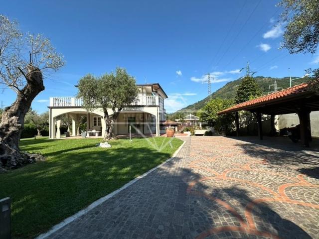 Casa in vendita a Gatto Rosso, Carrara